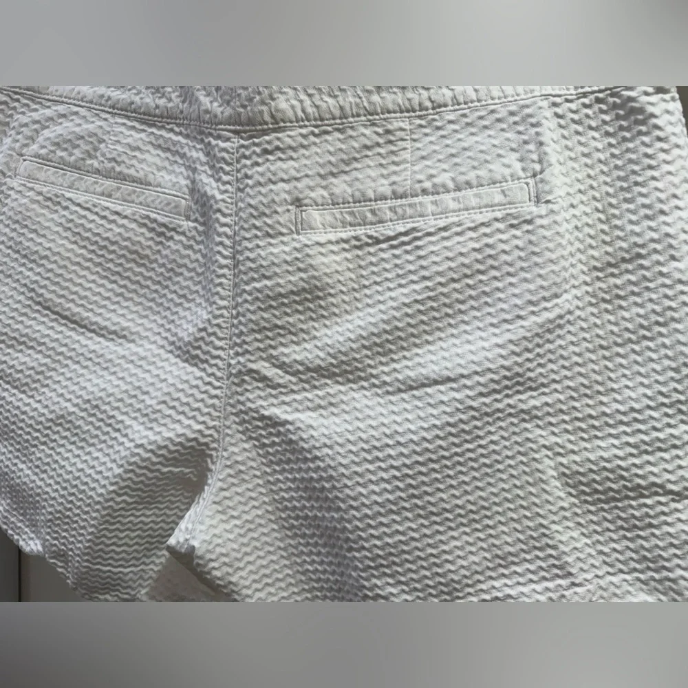 Lilly Pulitzer White  Buttercup Scalloped High Waist Shorts Size 8 - Picture 6 of 14